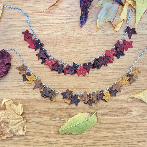 Collar de hojas de otoño